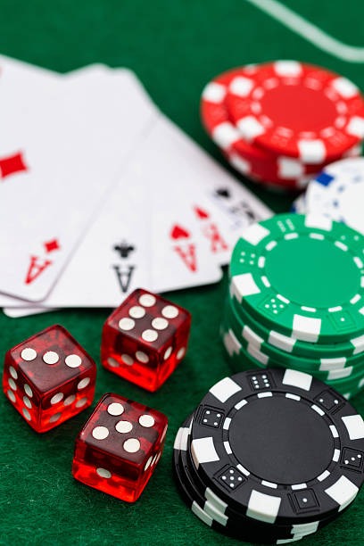 Dice game table interface at ceri338 showing stake input and outcome prediction options
